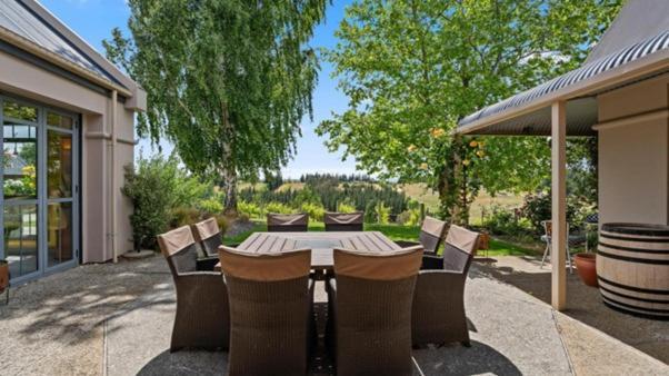 Hawkdun Rise Vineyard & Accommodation Alexandra Exteriör bild